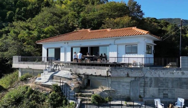Exclusive Seaside Escape in Ocean House