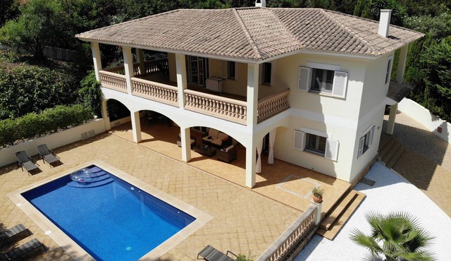 Exclusive spacious pool villa Patricia *