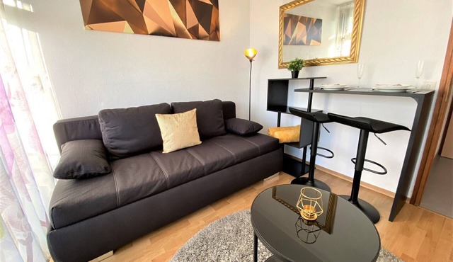EXCLUSIVE Studio in BEST LOCATION +NETFLIX +BOXSPRING-SofaBed