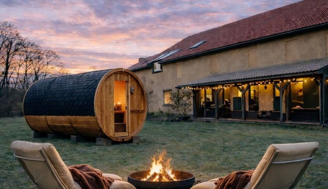 Exclusive vacation home with private barrel sauna - peace & nature