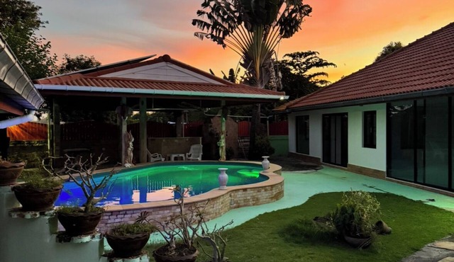 Exclusive Villa - 1 or 2 bedrooms - with private pool, close to beach