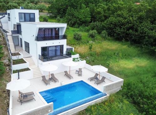 Exclusive Villa Belenum with breakfast,gym,sauna