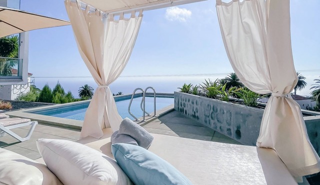 Exclusive villa Casa el Goce with sea views