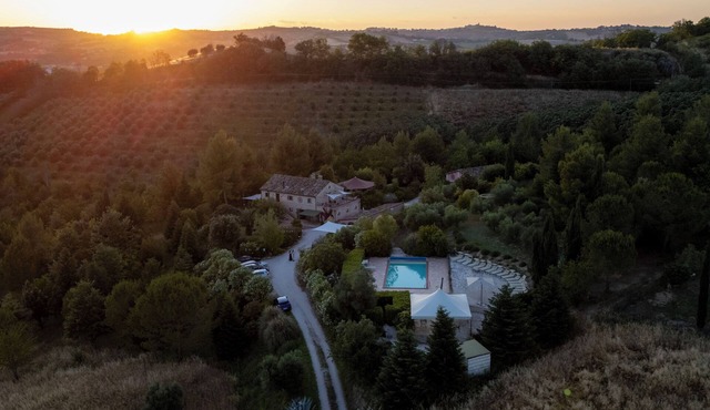 Exclusive villa with pool for weddings and retreats, wi-fi air-con