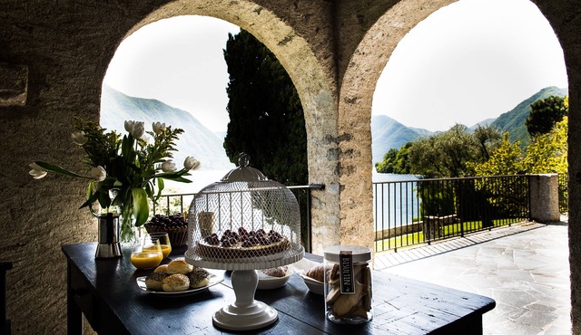 Exclusive villa waterfront