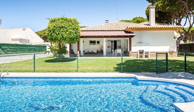 Exclusive villa with garden and pool - Villa con encanto