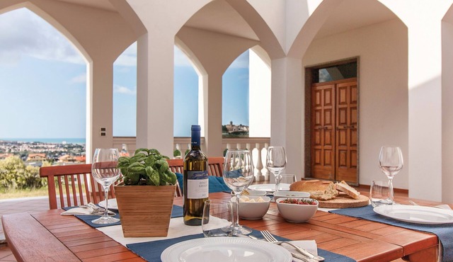 Exclusive Villa with Spectacular Panoramic Views - Excellent location ★