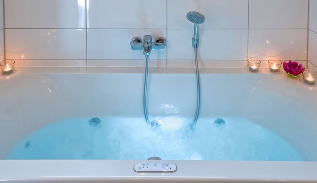 Exctraordinary vacation home: Sauna, fireplace & Whirlpool - playground, BBQ, Wifi, kids room