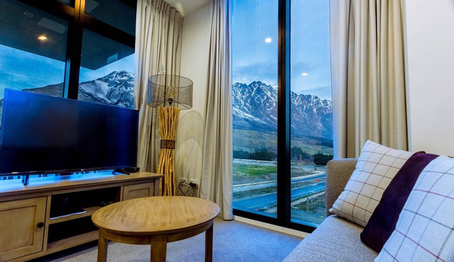 Executive 2 Bedroom Apartment Remarkables Park