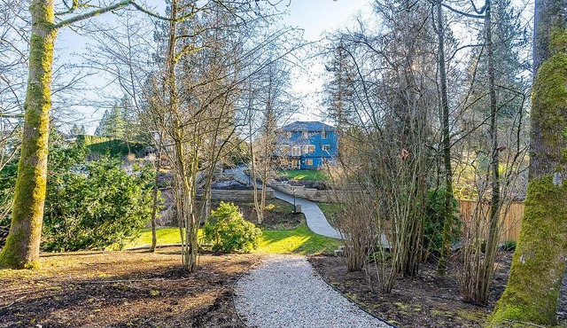 Executive 2 bedroom suite with theater room, hot tub & large outdoor patio.