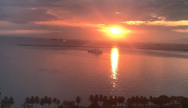 Executive 2 BR Condo w/ Balcony and Bay View