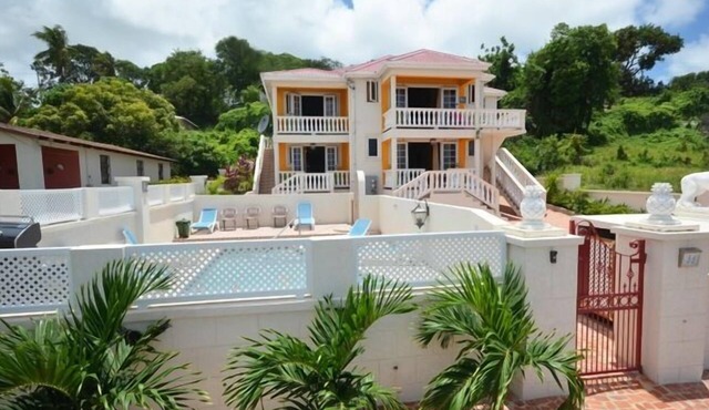 Executive 3 Bedroom 2 Bathroom Vacation Villa Southcoast Maxwell Beach Area