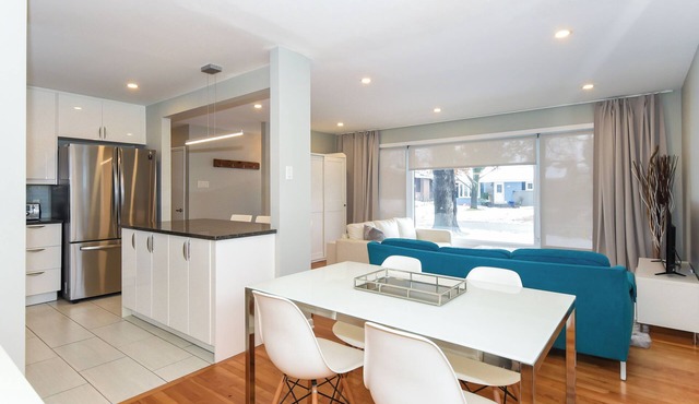 Executive | 3 Beds, 1 Bath | Modern | Sleeps 6