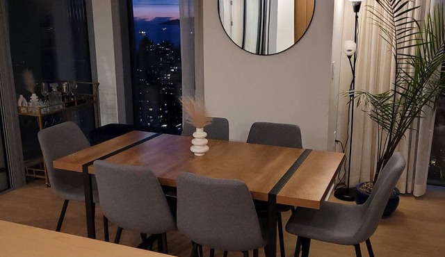 Executive corporate stay in beautiful Coal Harbour.