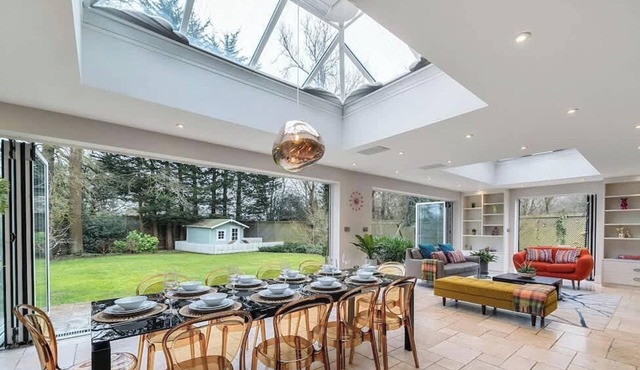 Executive Getaway | 6BR House Close to Legoland