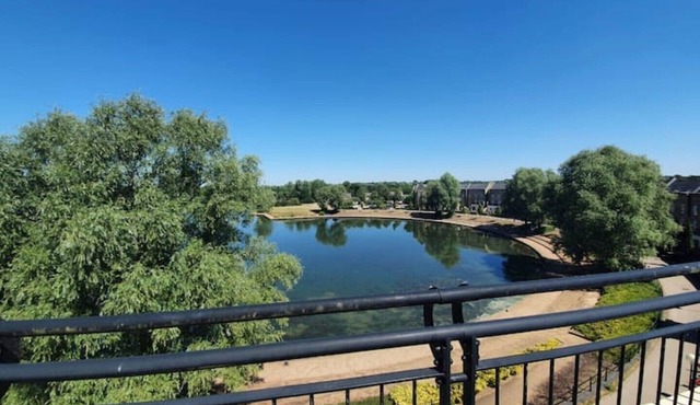 Executive Lakeside 4 Bed Townhouse