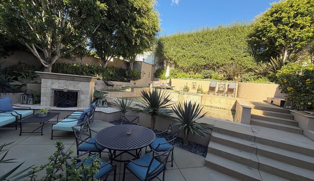 Executive retreat 5br home, beautiful, private spa pool/jacuzzi, quiet