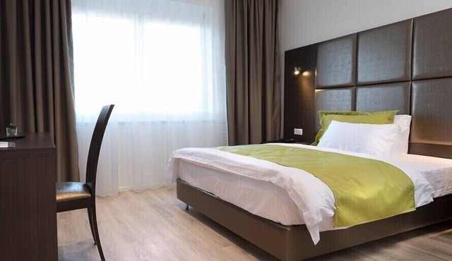 Executive single room with shower and WC