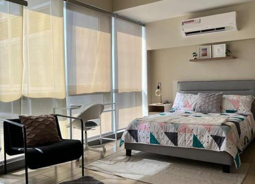 Executive Studio w Pool, Sauna, Gym & More!