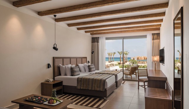 Executive Suite w/Easy Access to Fun Snorkeling Spots and Sandy Bays