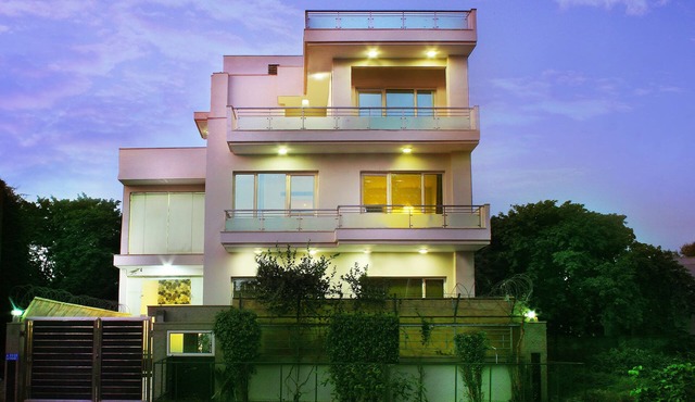 Executive Suites with Kitchen@Golf Course Road