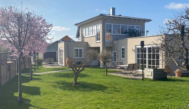 Exklusive Ferienwohnung 70m2 +außenterrasse +garten + E Bike Vermietung +TV