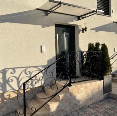 Exklusive moderne 2 Zi. Wohnung in ruhiger Lage