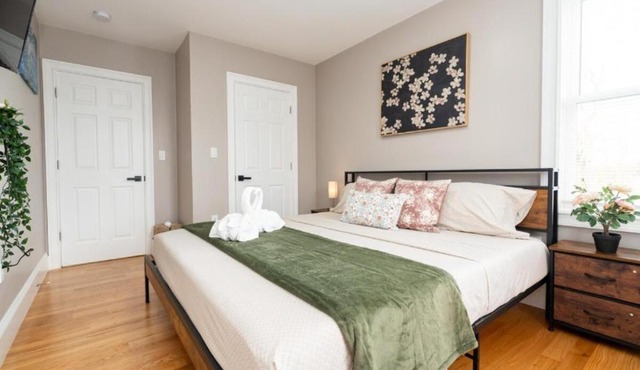 Expansive 3BR Boston Nest - Pet-Friendly - Near Franklin Park & Red Line 558-2
