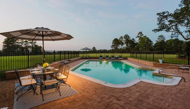 Expansive 85Acre Villa Pool Fire Pit