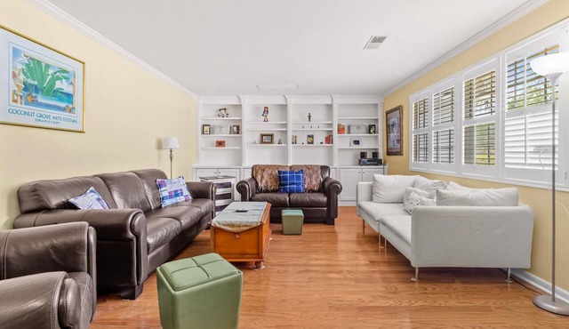 Expansive Forest Ridge Retreat in Central GNV