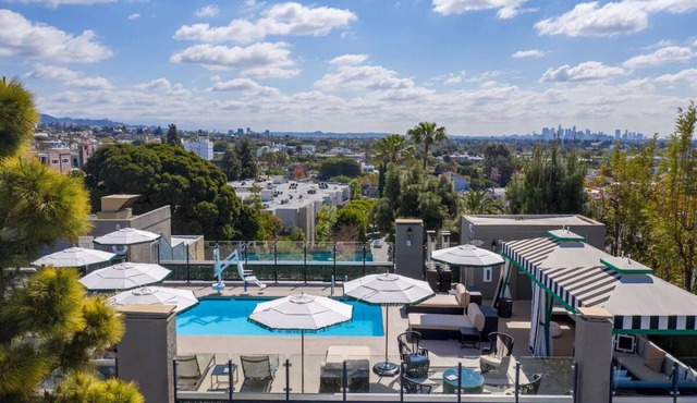 Experience a Luxurious Stay with 3 Modern Units! Rooftop Pool, Pet-friendly!