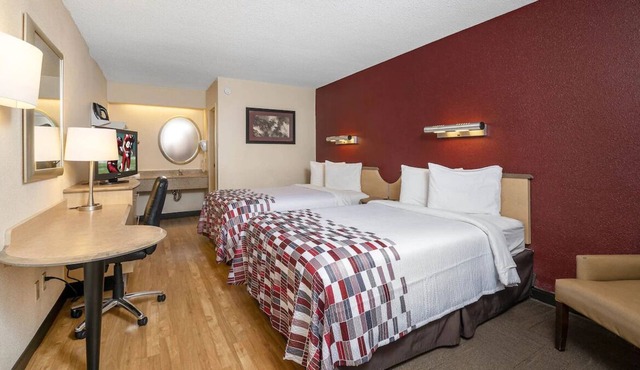 Experience a Weekend of Fun! Pet-friendly, FREE Parking, Near Glen Falls!
