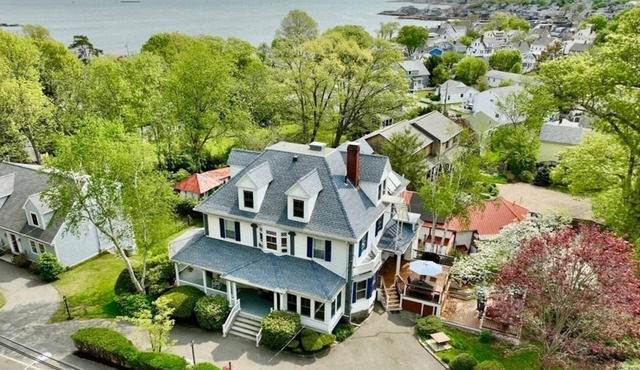 Experience Classic New England-walk to beach&shops
