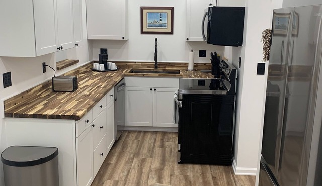 Experience coastal charm! 3 bd 2 bath Downtown Charleston 11 min Beach 30 min