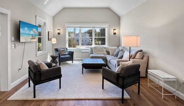 Experience coastal charm at Long Sands: a 3-bedroom York rental, perfect for family vacations!