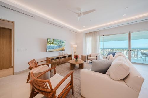 Experience Expansive Luxury at our Gran Costa Villas!