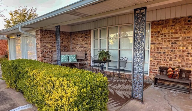 Experience farmhouse charm in this spacious 4-bedroom ranch retreat in Gainesville. Just minutes from downtown, the Frank Buck Zoo, and local parks, this cozy getaway sleeps up to 10 guests. Enjoy a bright open layout, comfortable country-style livin