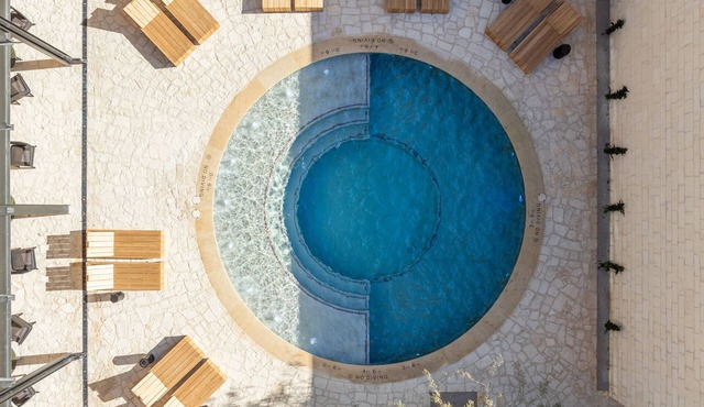 Experience Fredericksburg | Tillie Suite, Pool, & Main Street Moments