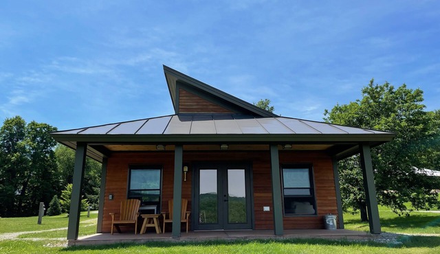 Experience life on a Vermont Farm in a Beautiful Modern Cabin - Stunning Views!