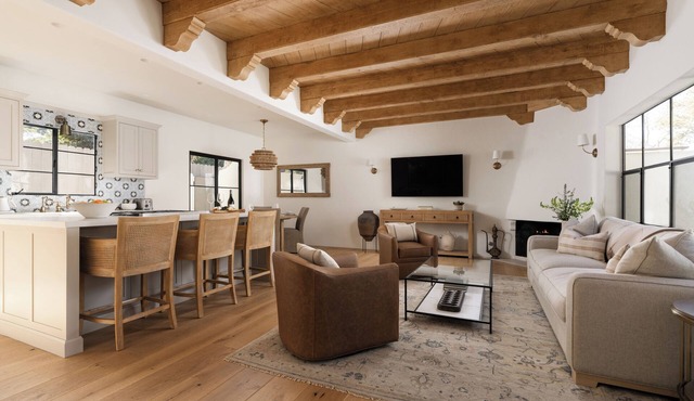Experience luxury at Cabana de Laurel in Montecito, a serene cottage for four.