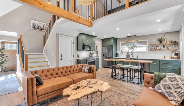 Experience Luxury & Adventure: New 2BR/Loft Near Burke Ski Mtn & Kingdom Trails!
