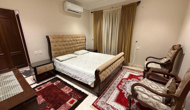 "Experience Luxury & Comfort – Your Ultimate Retreat at The Luxe Residency!"