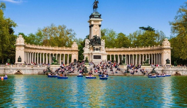 Experience Madrid in style. Where comfort meets Madrid!