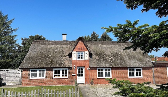 "Experience Rustic Charm and Comfort at Jeppe Hus Ferienhaus"