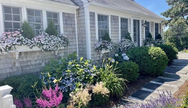 Experience the charm of a beautiful seaside cottage just steps from Ridgevale Beach!
