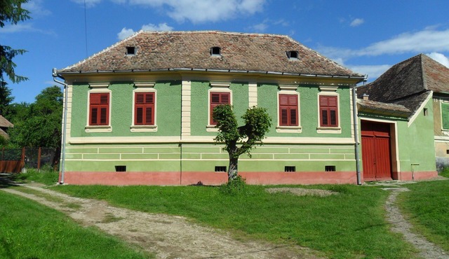Experience the countryside, stay in a traditional saxon house in Transylvania