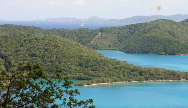 Experience Tropical Solar Eco Retreat Adventure! Hike to Beach! Private,Romantic
