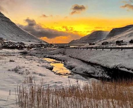 Experience unique Faroe Islands holiday home by the sea with great views, fully equipped kitchen and reliable Wi-Fi