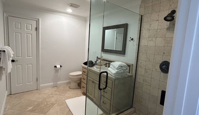 Experience Vineyard Home in Lodi Wine Country