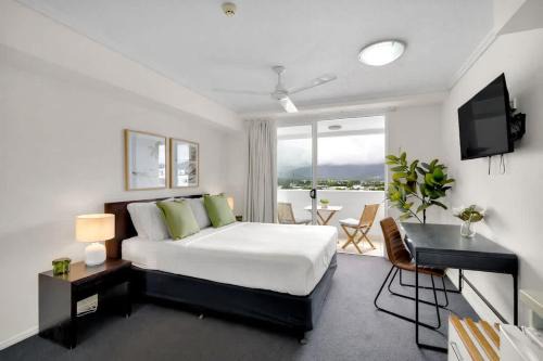 Explore Cairns Esplanade from your Private Studio